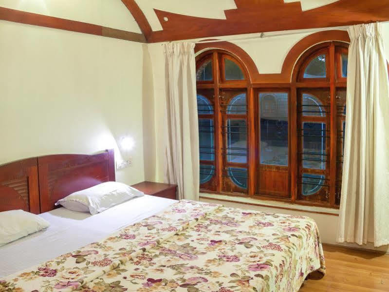 Aqua Jumbo Houseboats Hotell Kumarakom Eksteriør bilde