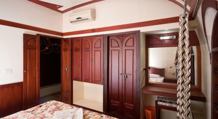 Aqua Jumbo Houseboats Hotell Kumarakom Eksteriør bilde